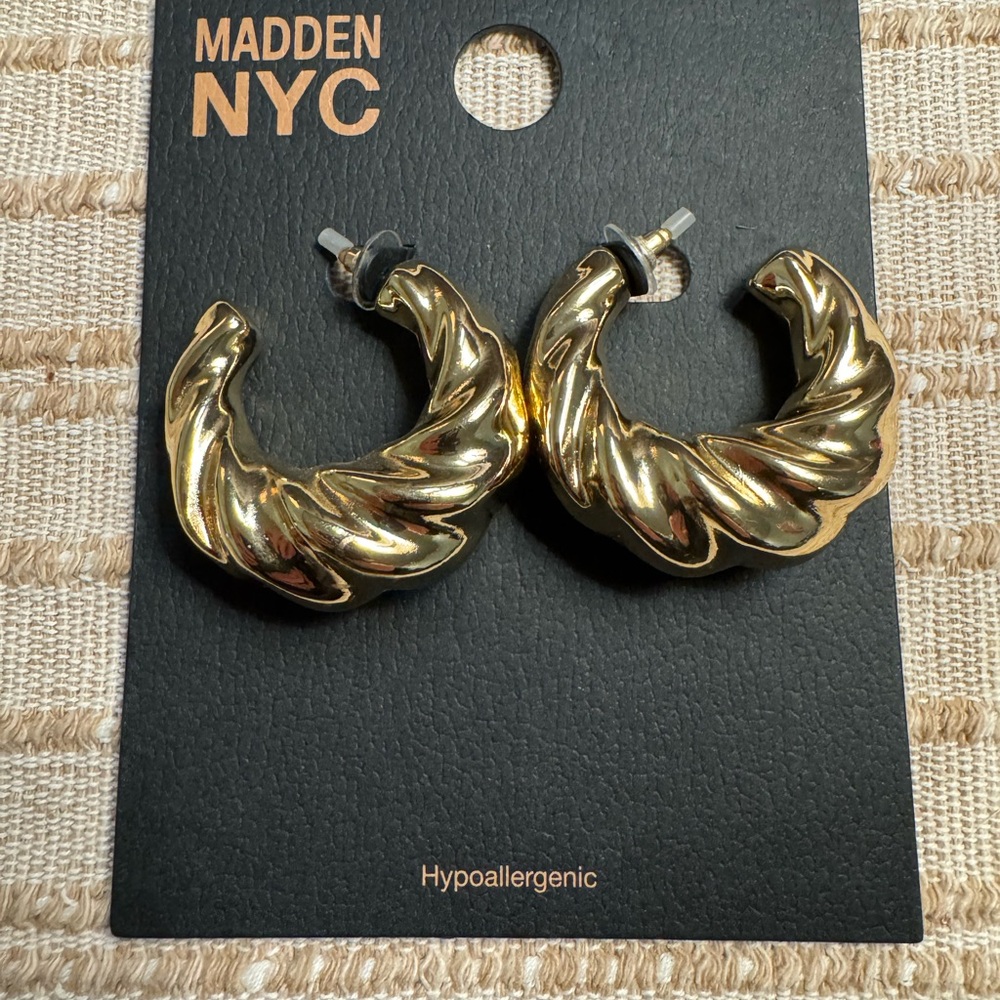 Madden NYC Crescent C Hoop Gold Earrings New With Tags Hypoallergenic